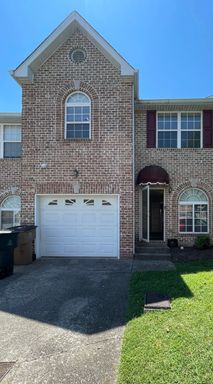 Lovely 3 bd/2.5 bath condo in Hamilton Crossing! – photo 1