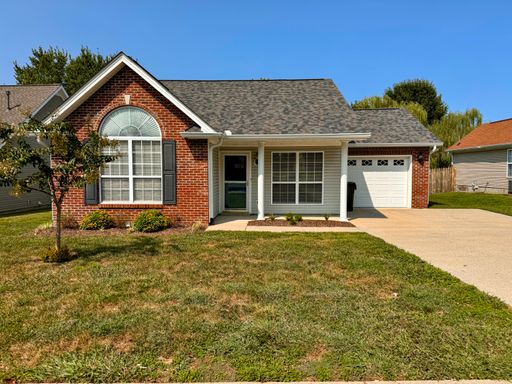 Charming One-Level 3-Bedroom Home with Spacious Living Areas in Gallatin – photo 1