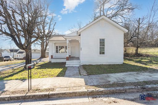 Renovated 1900’s Downtown Columbia Home (Extra Storage & No HOA) – photo 1