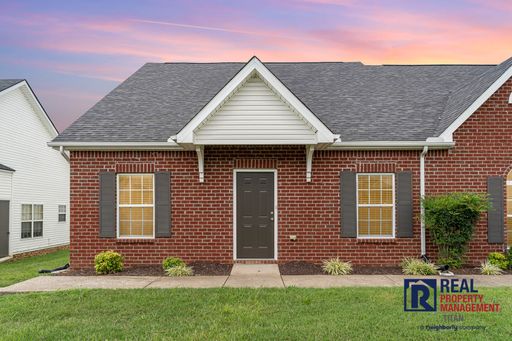 50% Off FIRST MONTH'S RENT - Walk to School – 3 BR/2 BA Villa in the Townhomes of Chapman’s Retreat