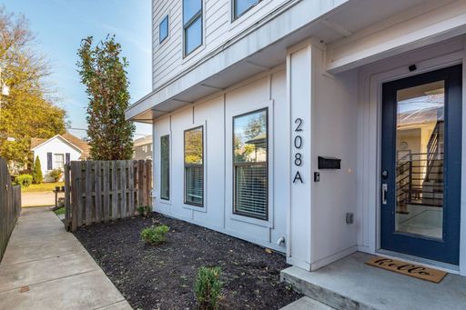 $1000 off First Two Months Rent: Home for Rent in East Nashville – photo 1