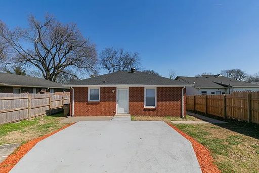 Renovated 1-Bedroom, 1-Bath Unit with Private Patio and 2-Car Parking in Nashville – photo 1