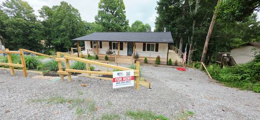 Stunning 4-Bedroom Home with Finished Walk-Out Basement in New Tazewell