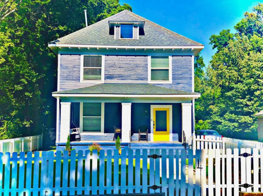 $500 Rent Credit | Spacious 3 Bedroom Home with Bonus Room & Decks – photo 1