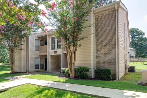 Beautiful East Memphis Condo in Whispering Oaks | 2BR, Prime Location – photo 1
