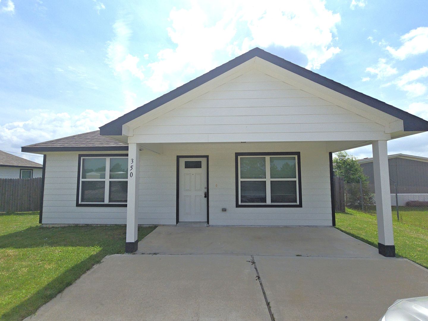 Cleveland House: 350 County Rd 5105