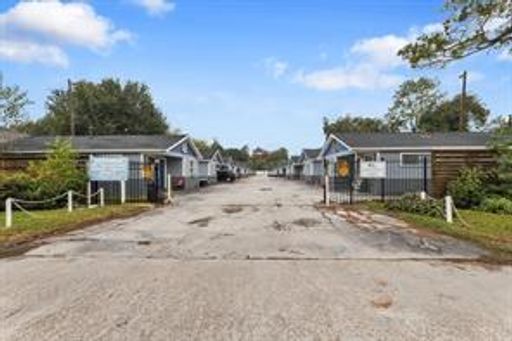 Lovely 2 bedroom 1 bath Ranch Style Homes in a Great Location. APPLY NOW! – photo 1