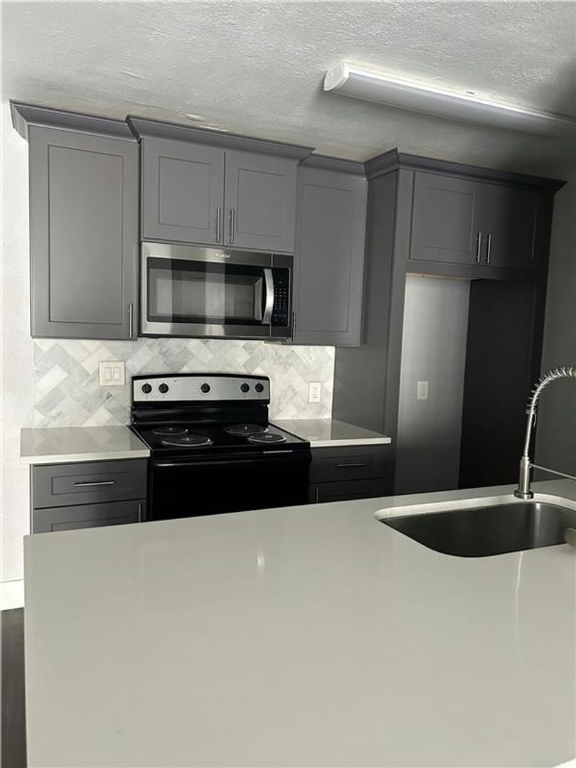 Houston House: 10101 S Gessner Rd APT 708