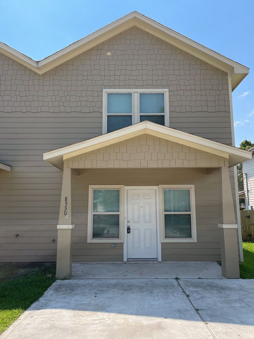 Houston Apartment: 8530 Homewood Ln