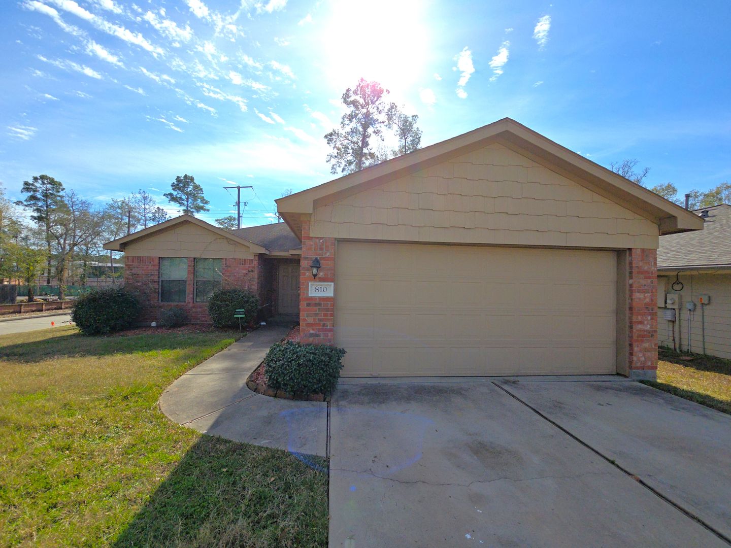 Conroe House: 810 Lightning Bug