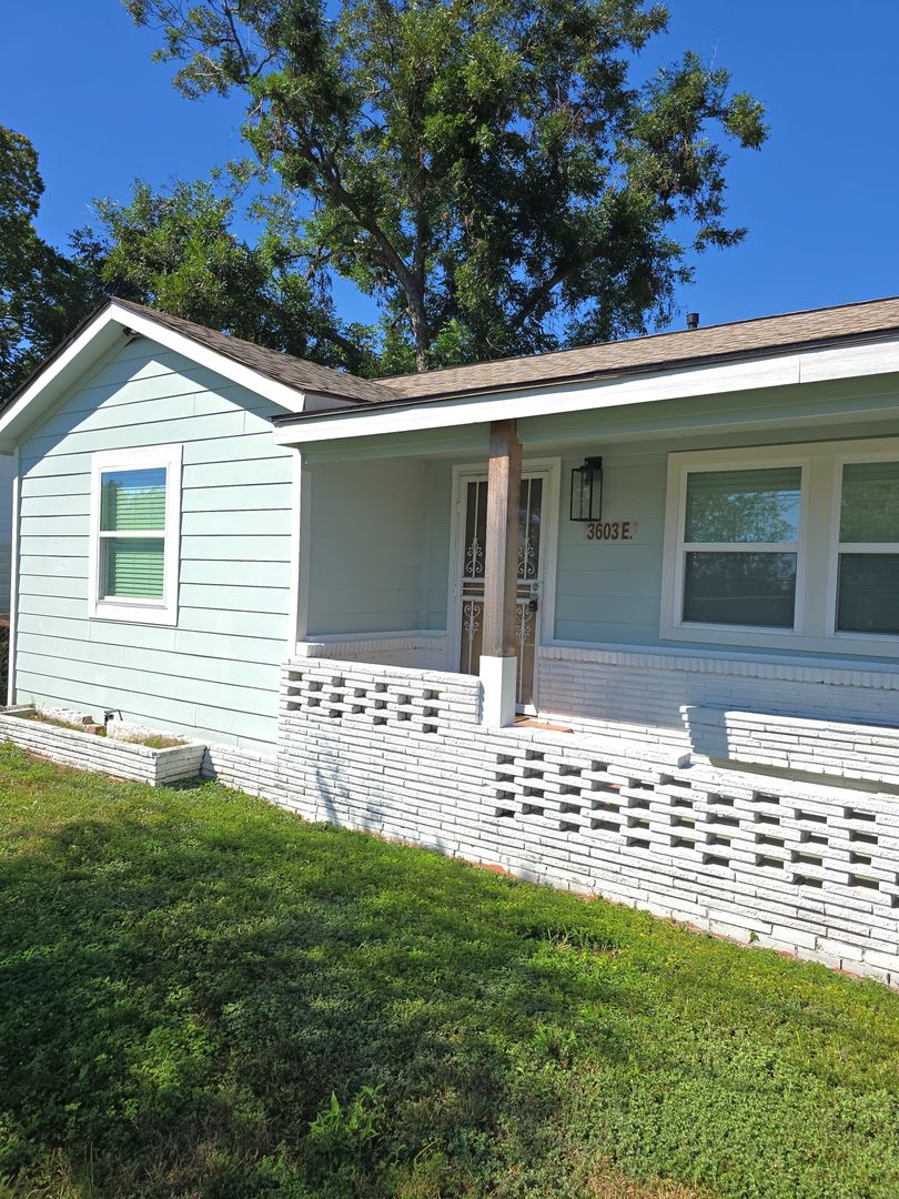 Houston House: 3603 E. Lockwood Dr.