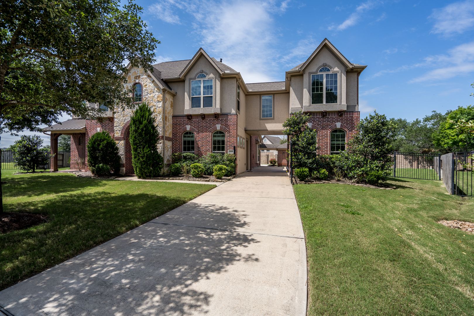 Houston House: 2034 Baker Estates Dr