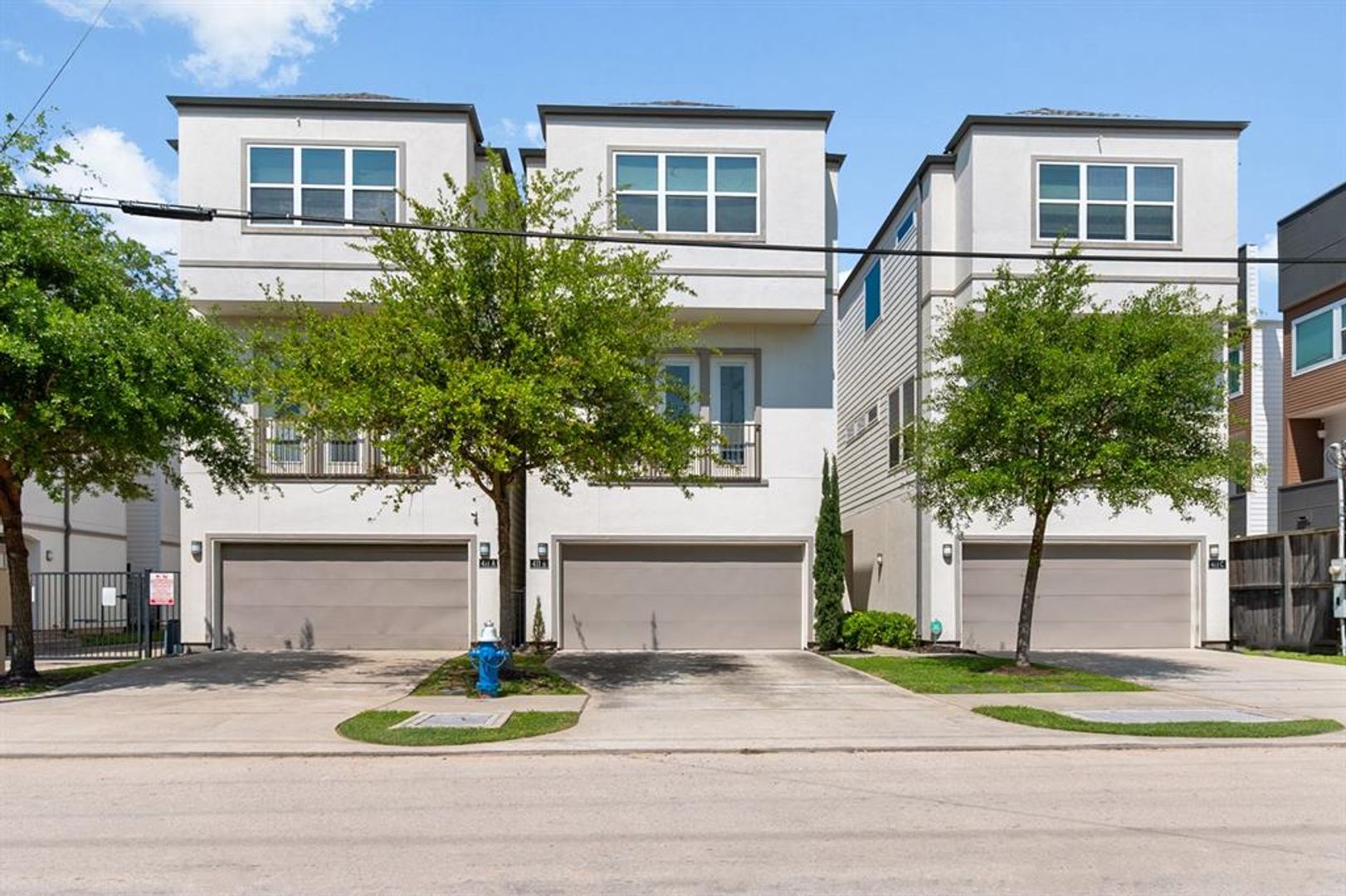 Houston House: 411 N Nagle St Unit A