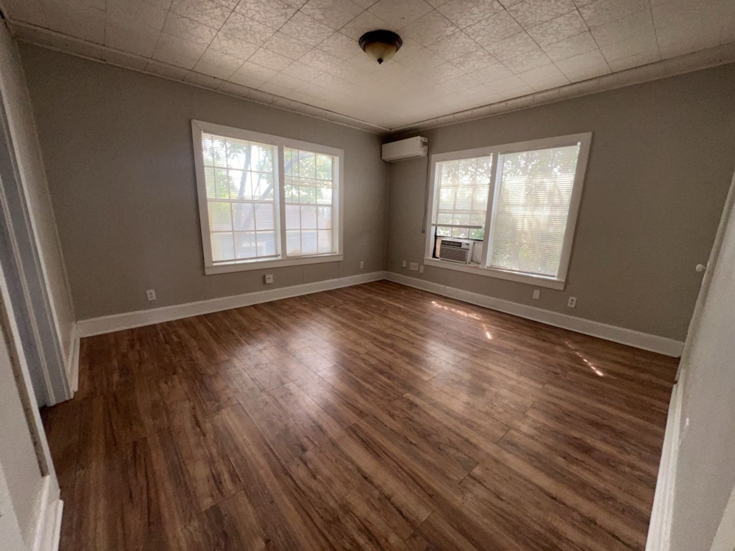 Houston Apartment: 1552 Lombardy St