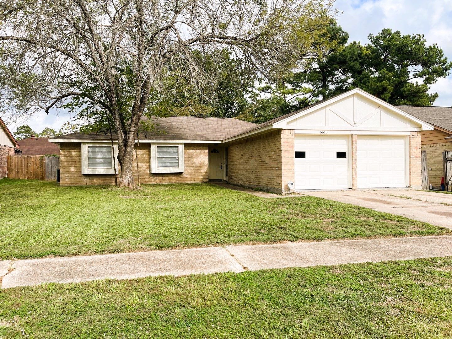 Spring House: 5615 Lynngate Dr