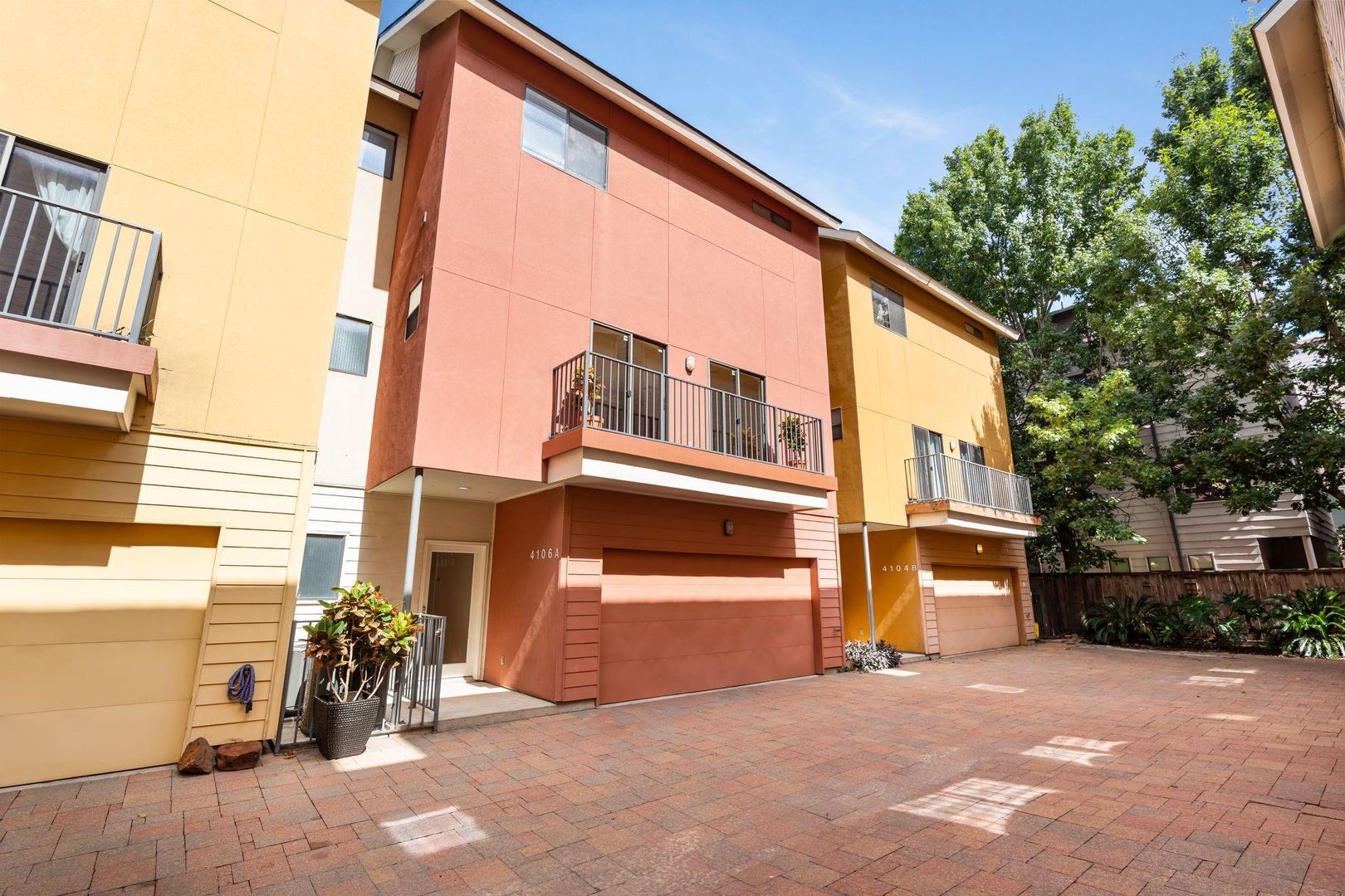 Houston House: 4106 Spencer St Unit A