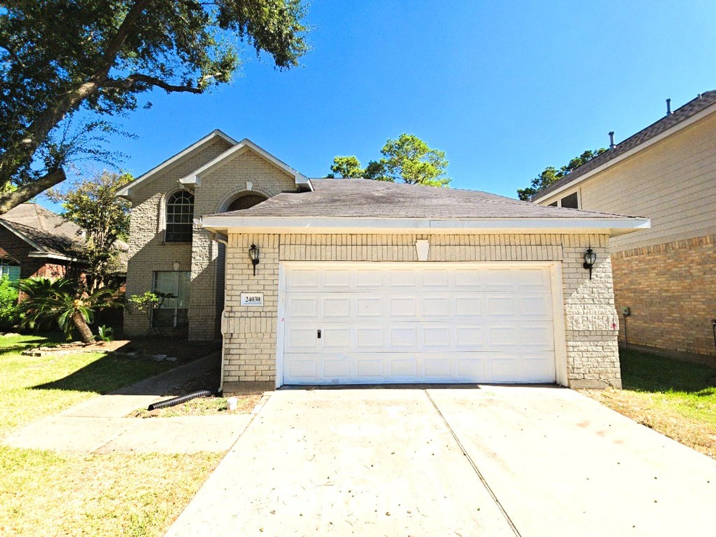 Katy House: 24030 River Place Dr