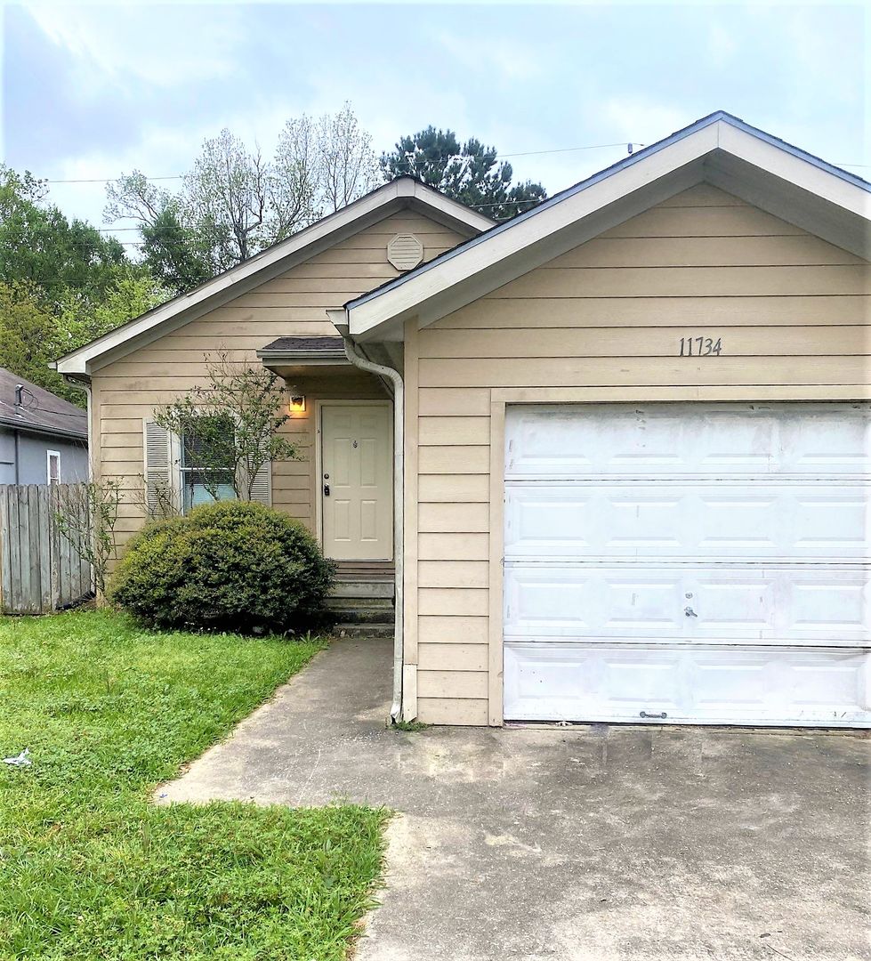 Houston House: 11734 Greensbrook Forest Drive