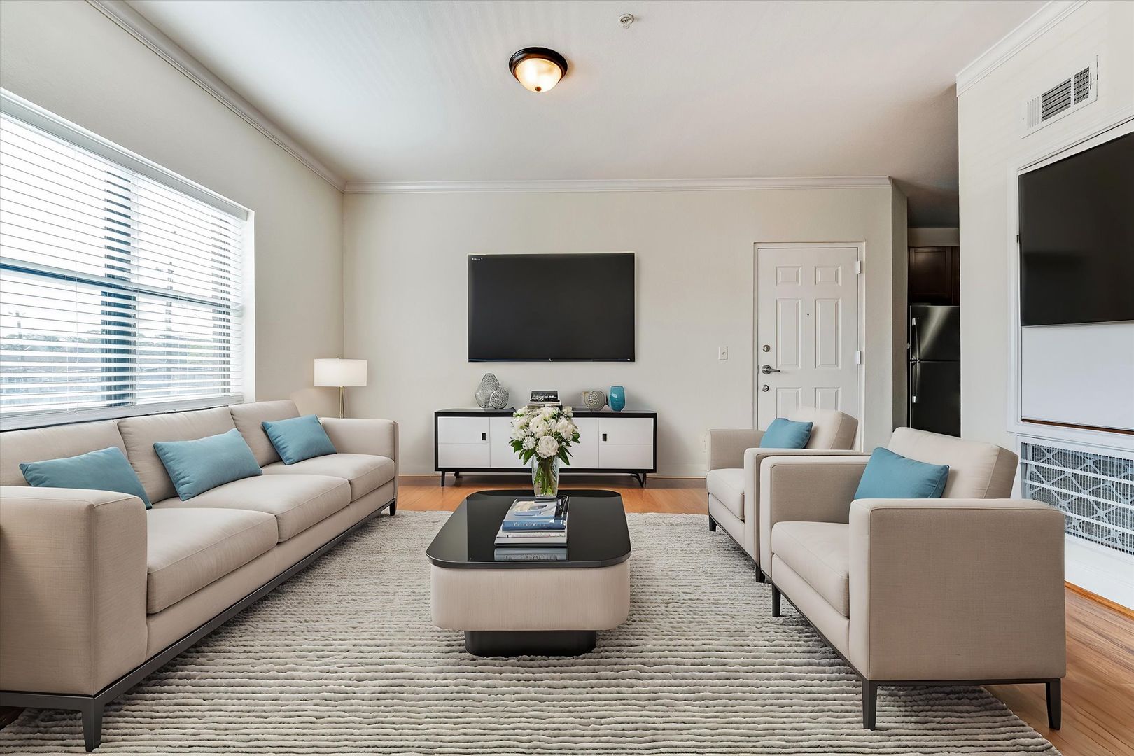 Houston Apartment: 10102 Neuens Rd