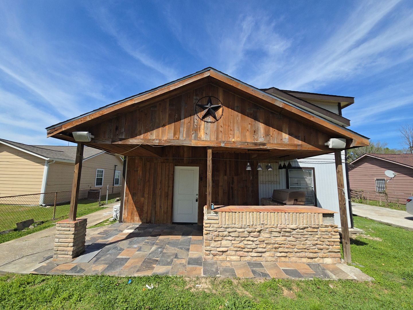 Houston Apartment: 9010 Linda Vista Rd - Unit B