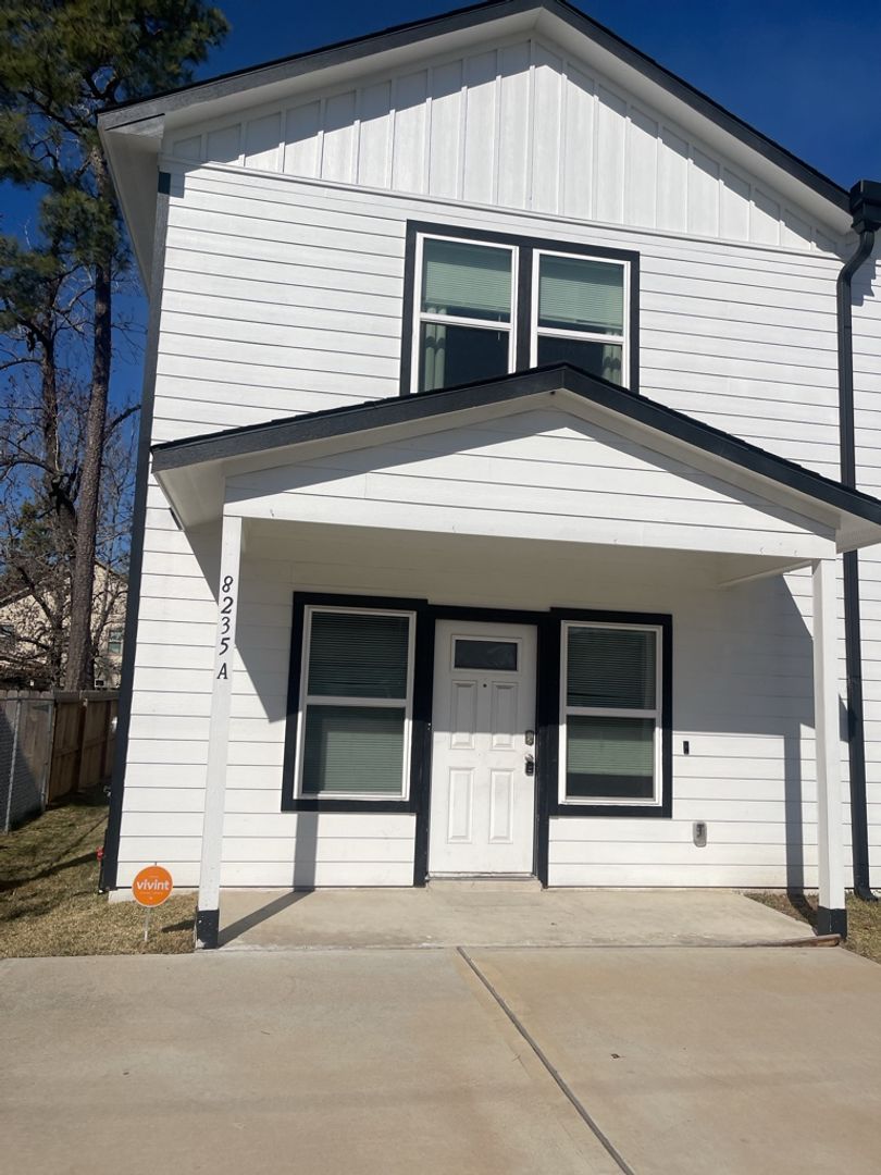 Houston Apartment: 8235 Locksley Rd. - Unit A