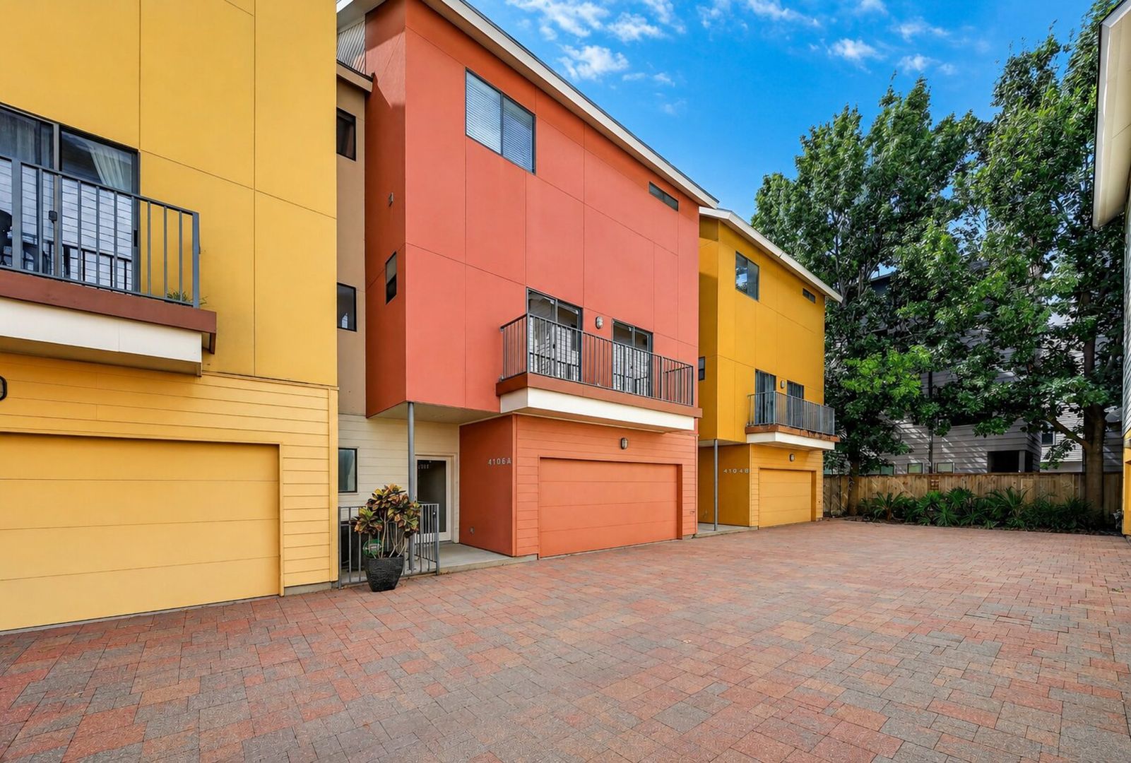 Houston House: 4106 Spencer St Unit A
