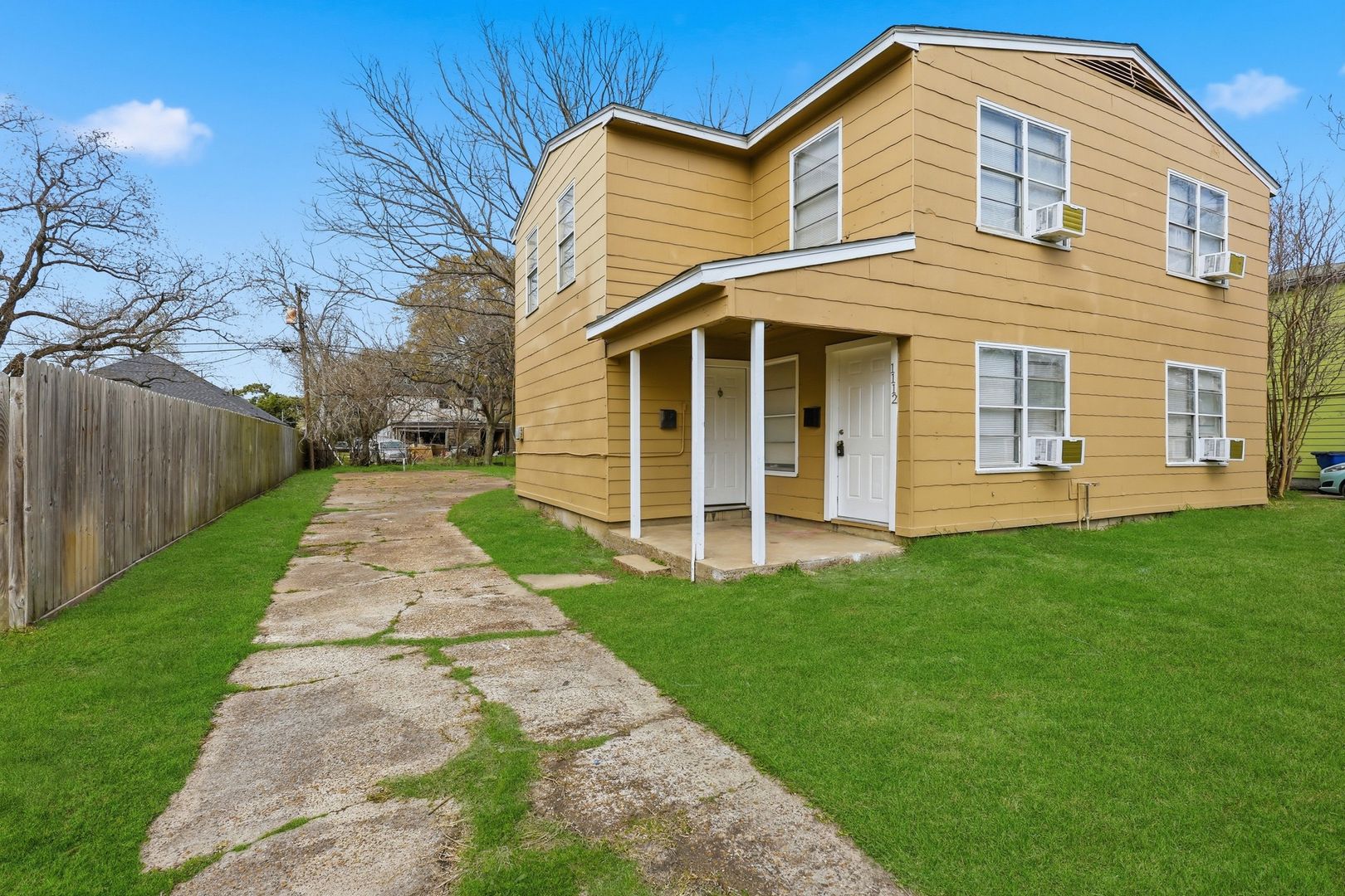 Texas City House: 1228 5th Avenue N