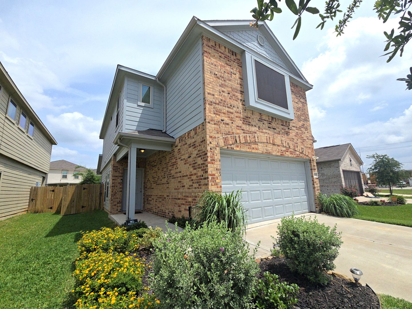 Houston House: 6543 Castle Loch Ct