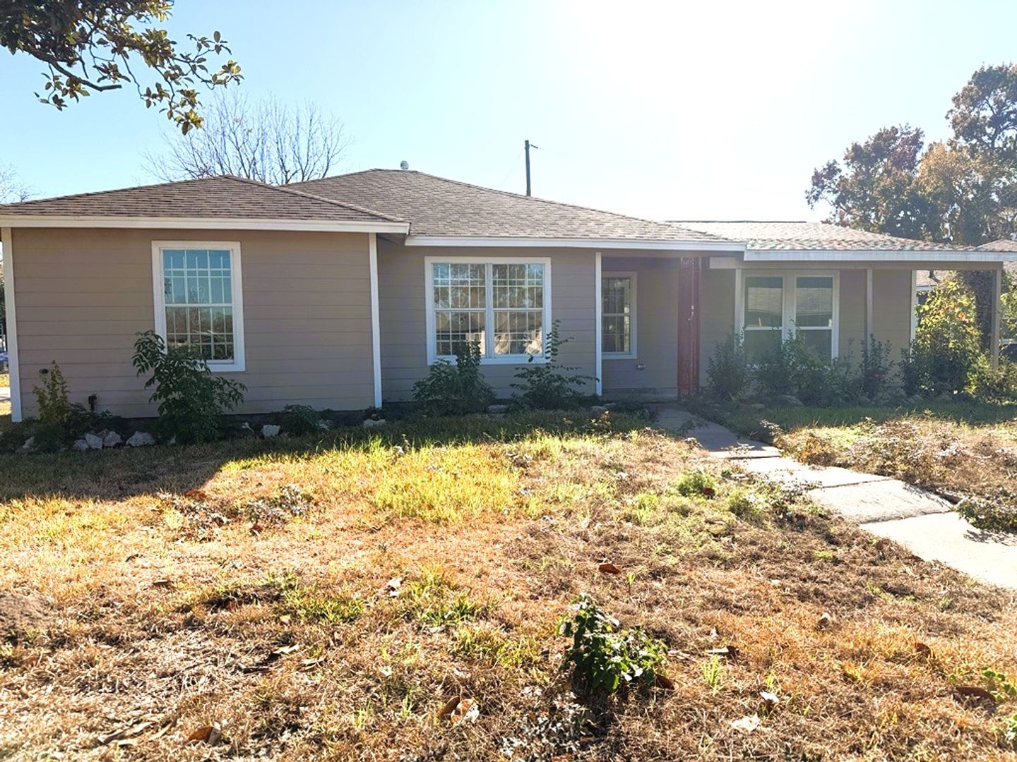 Houston House: 7430 Claiborne St