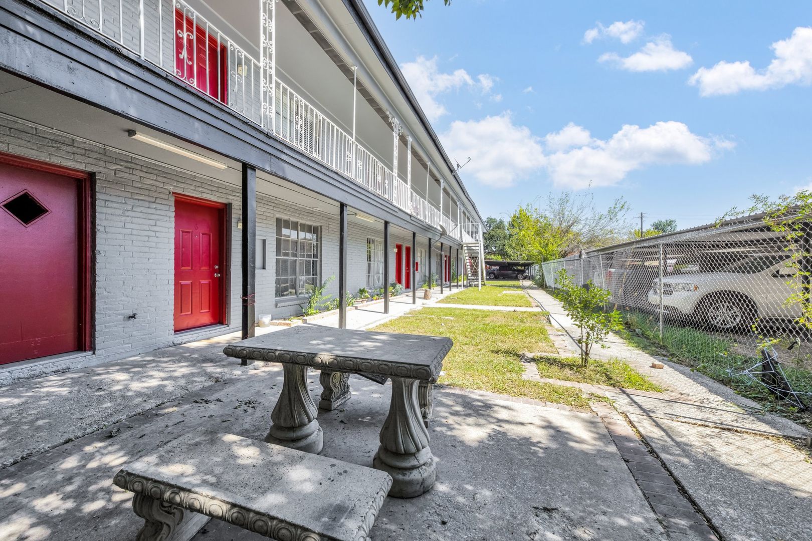 Houston Apartment: 3040 Golfcrest Blvd - 2