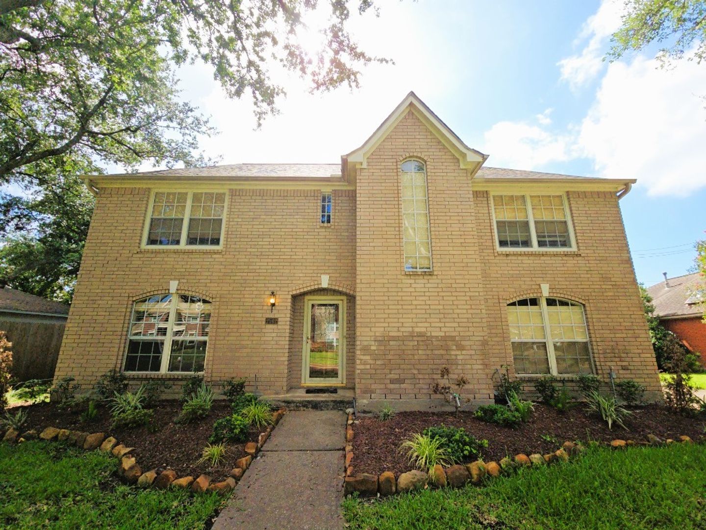Houston House: 2502 Fairwind Dr