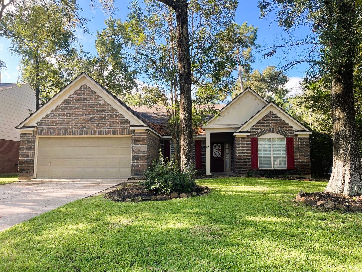 The Woodlands House: 107 S. Village Knoll Circle