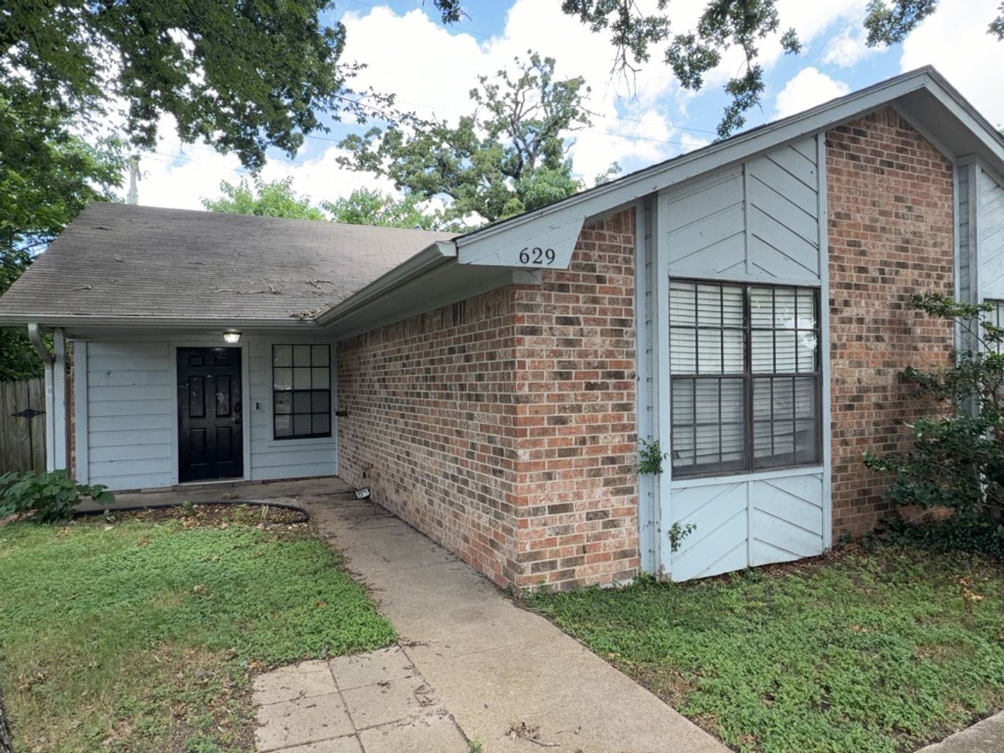 College Station House: 629 West Ridge Dr