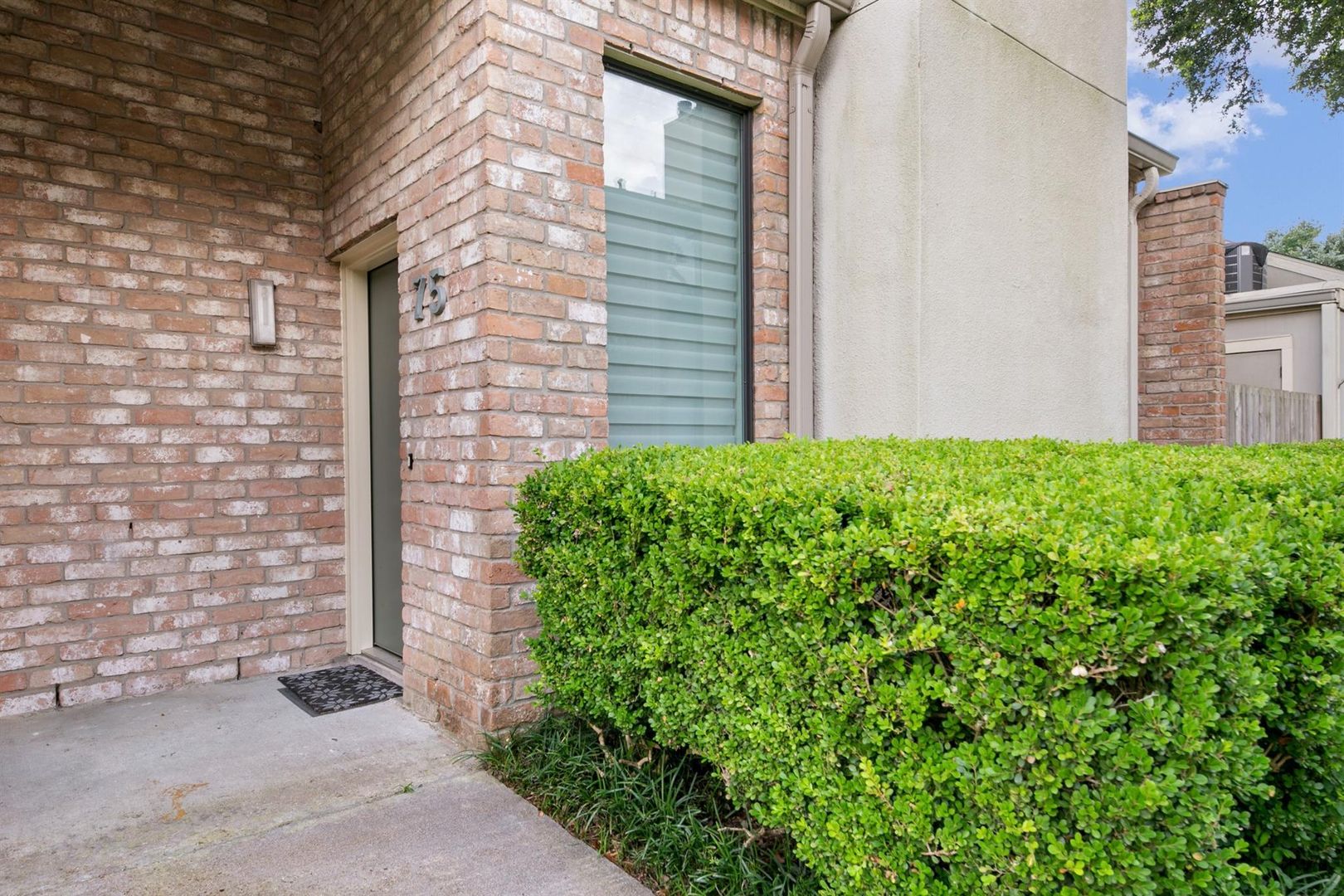 Houston House: 8100 Cambridge St Apt 75