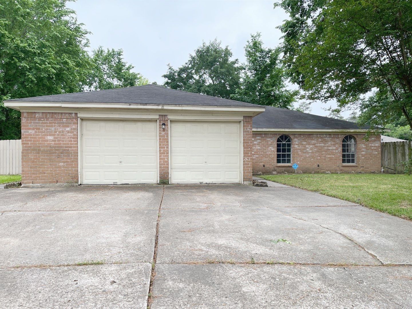 Spring House: 23907 Pea Ridge Dr