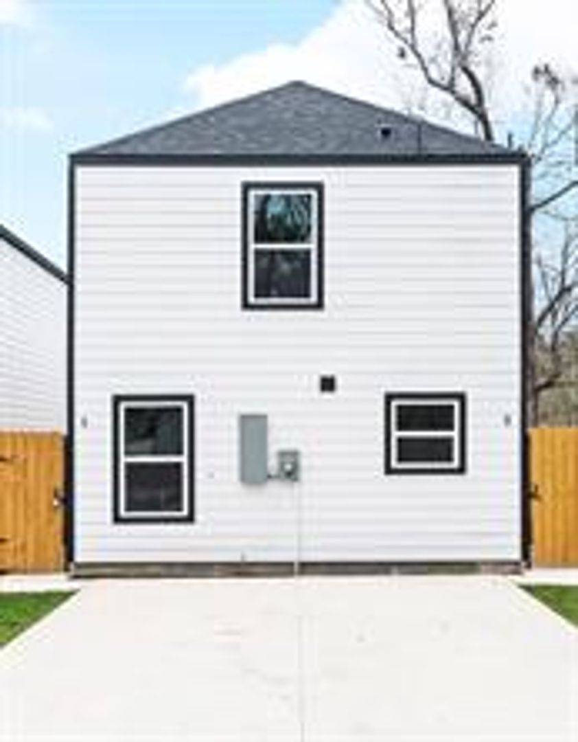 Houston Apartment: 7932 Way St