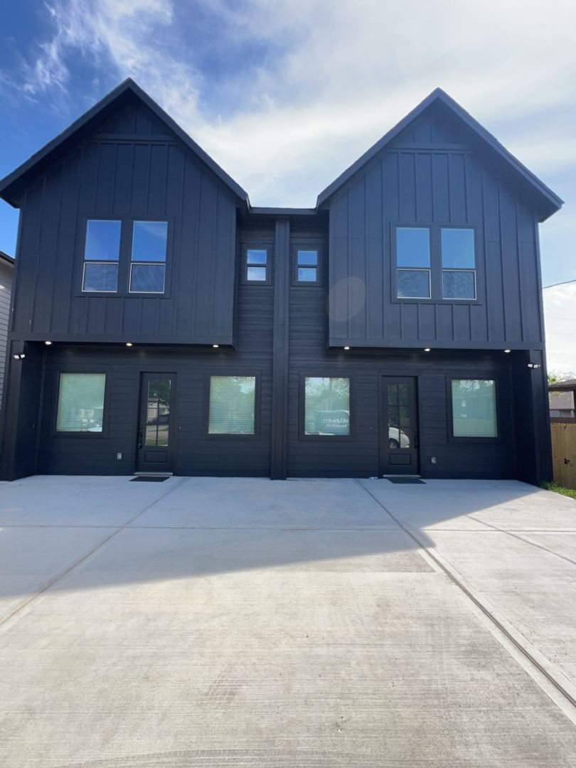Houston Apartment: 7956 Bonaire St