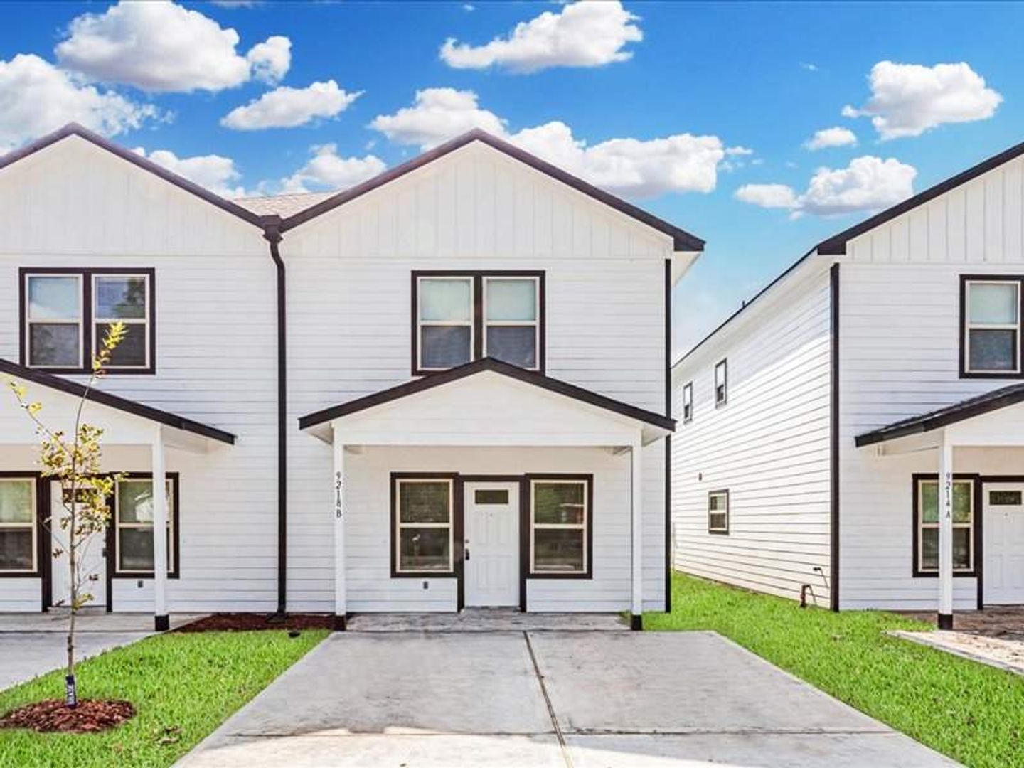 Houston Apartment: 5217 E Houston Rd.