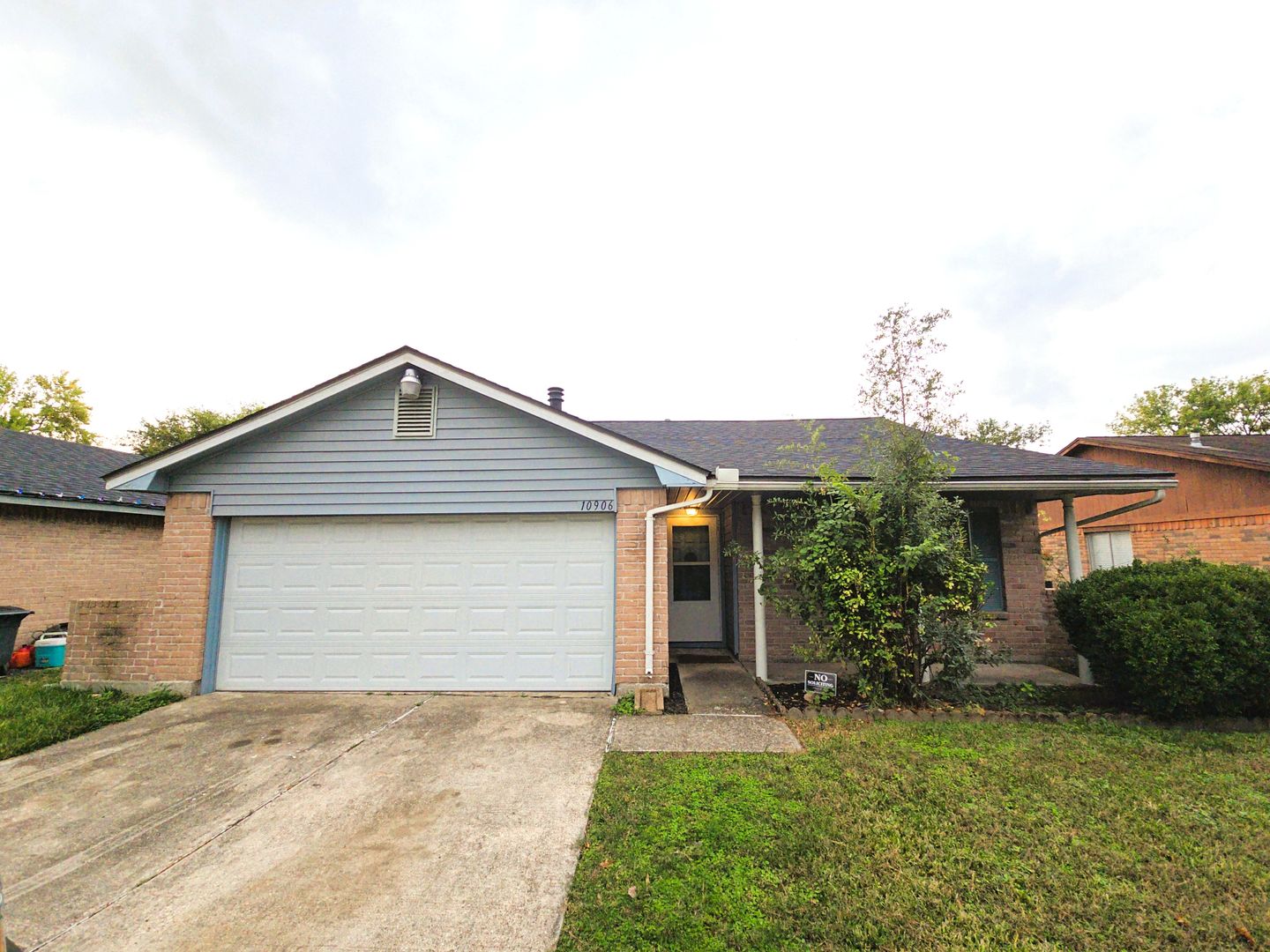 Humble House: 10906 Maple Rock Dr