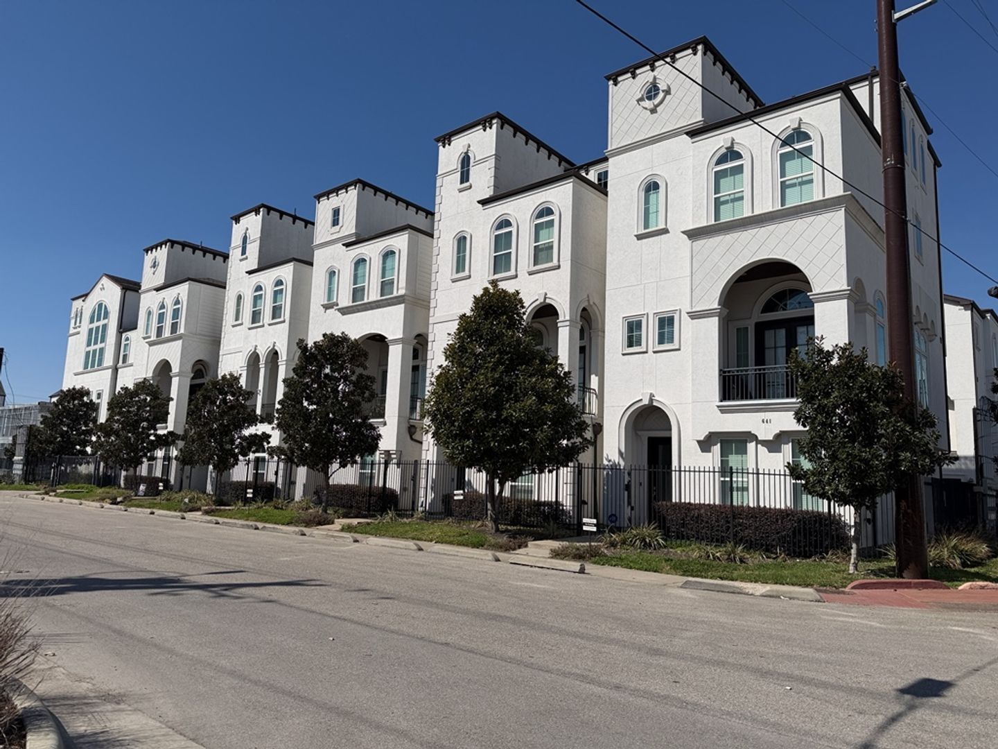 Houston House: 641 Middle St