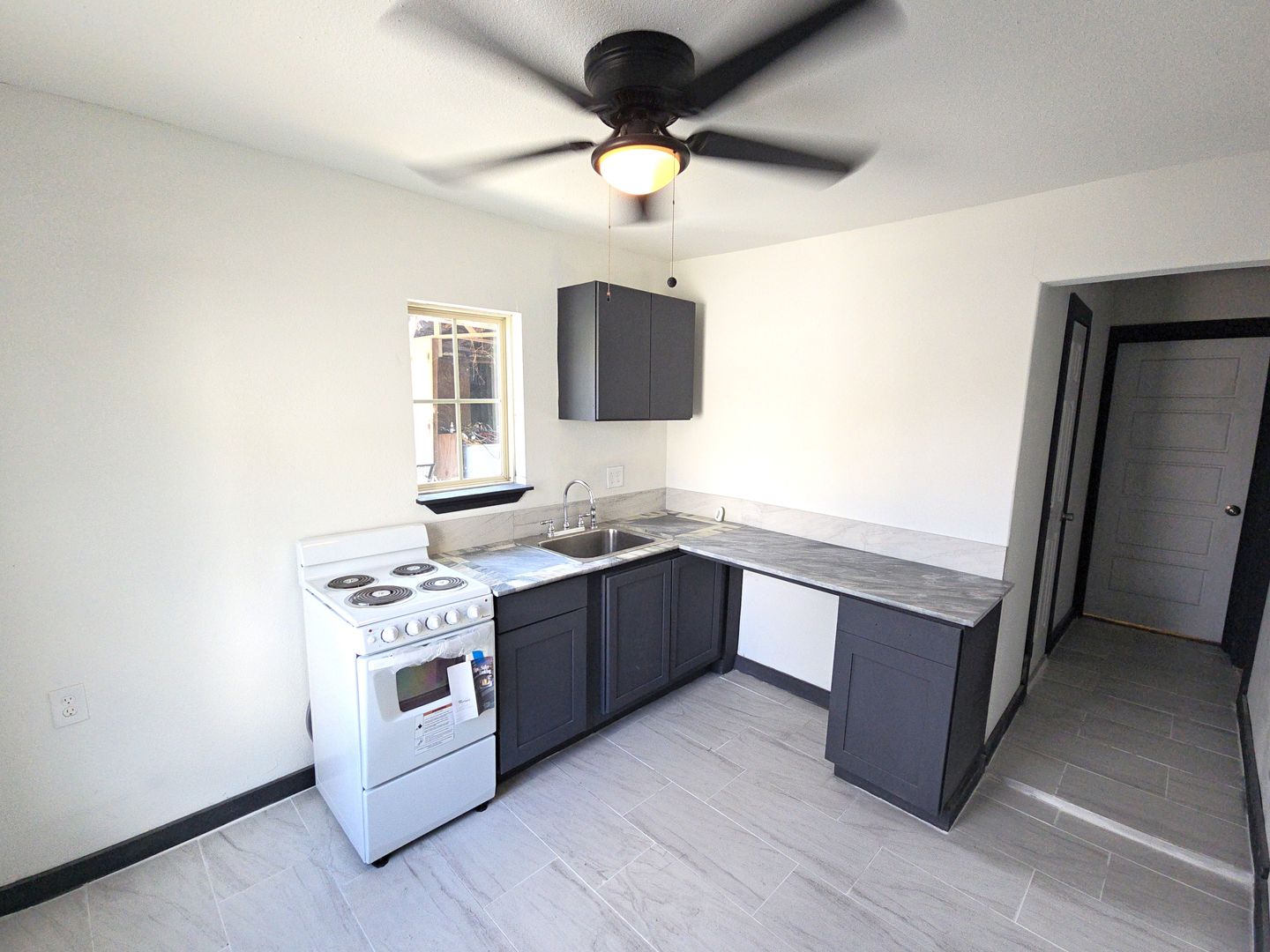 Houston Apartment: 9010 Linda Vista Rd - Unit C