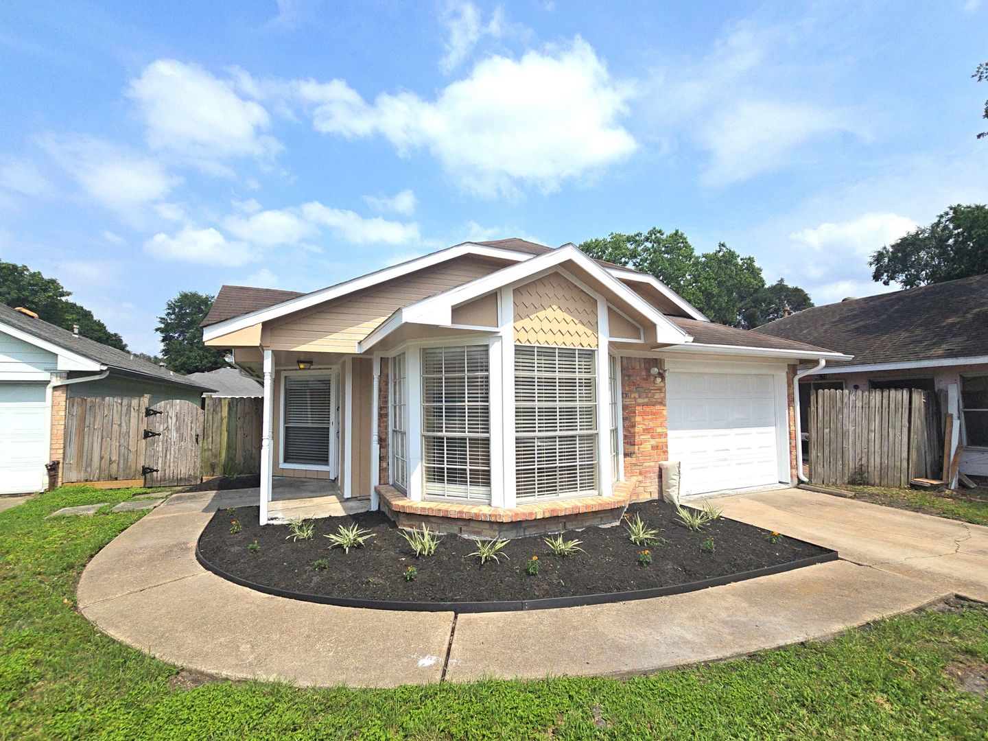 Houston House: 11130 Thunderhaven Dr