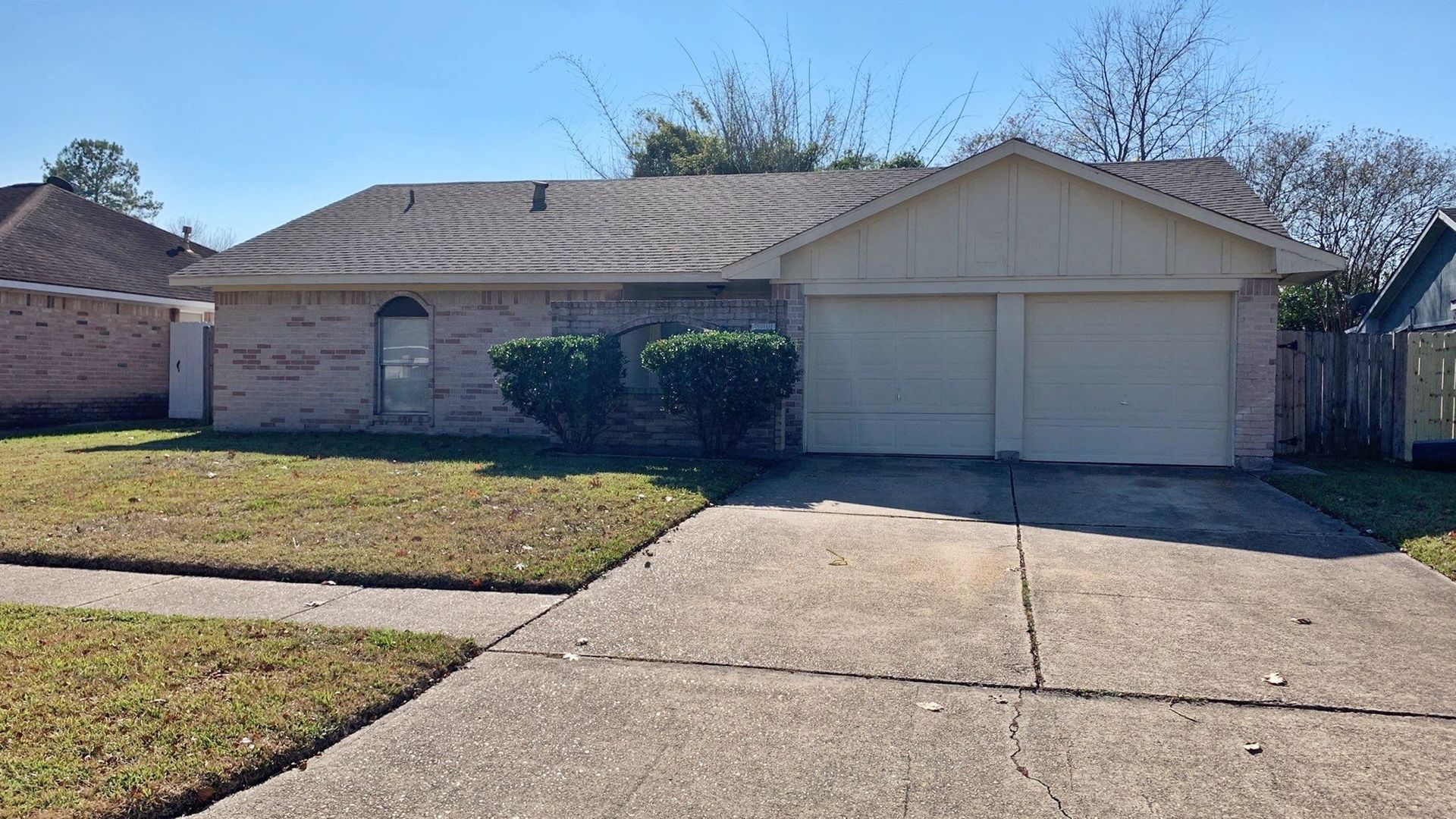 Houston House: 6811 Winding Trace Dr.