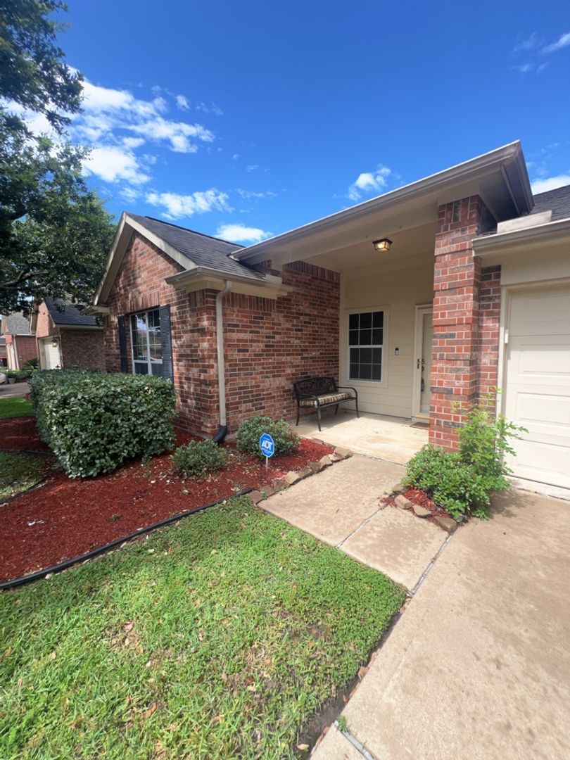 Katy House: 5523 Dapplewood Ln