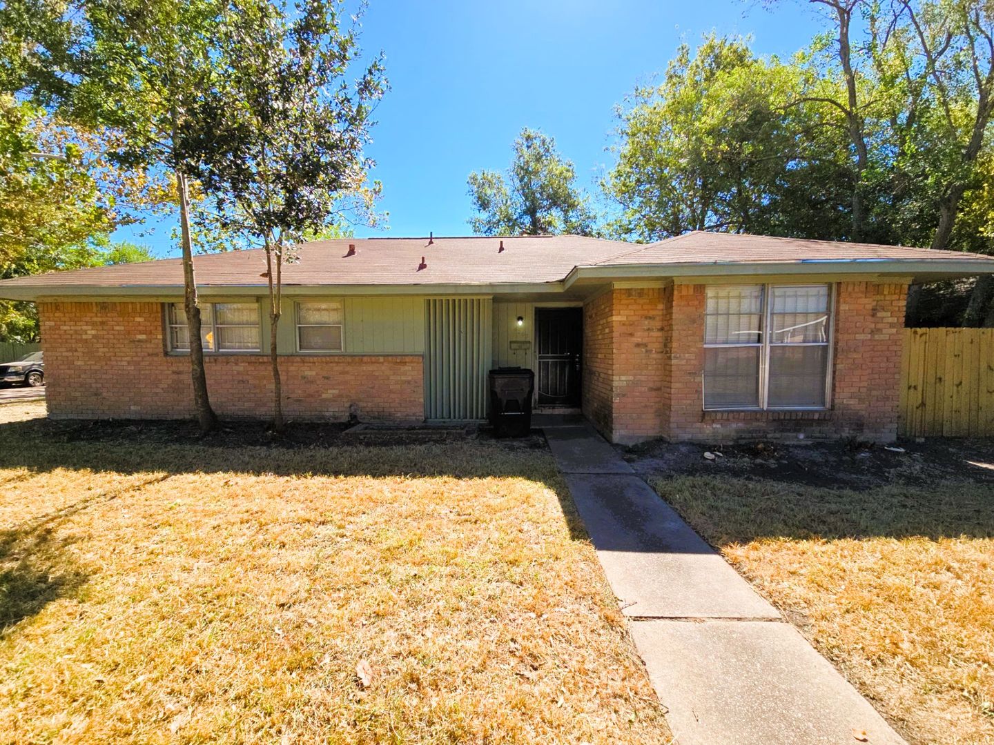 Houston House: 4203 Wuthering Heights Dr