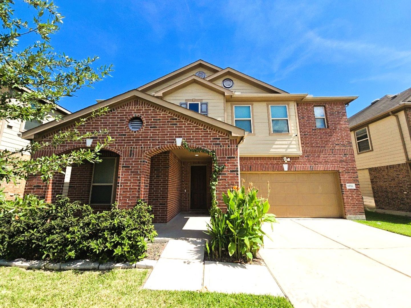 Houston House: 11722 Wren Crossing Dr