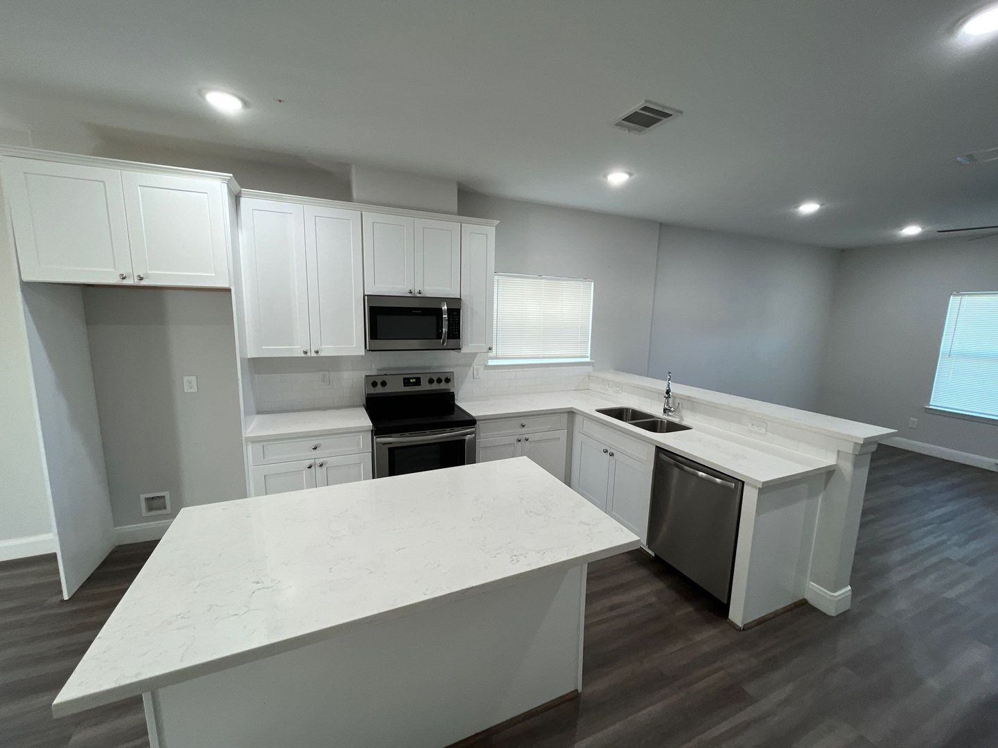 Houston Apartment: 832 Elkhart St A&B