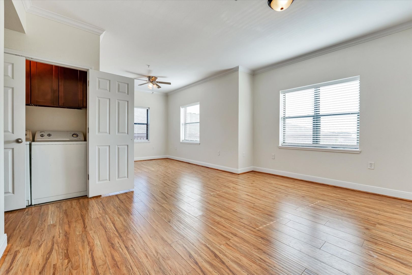 Houston Apartment: 10102 Neuens Rd