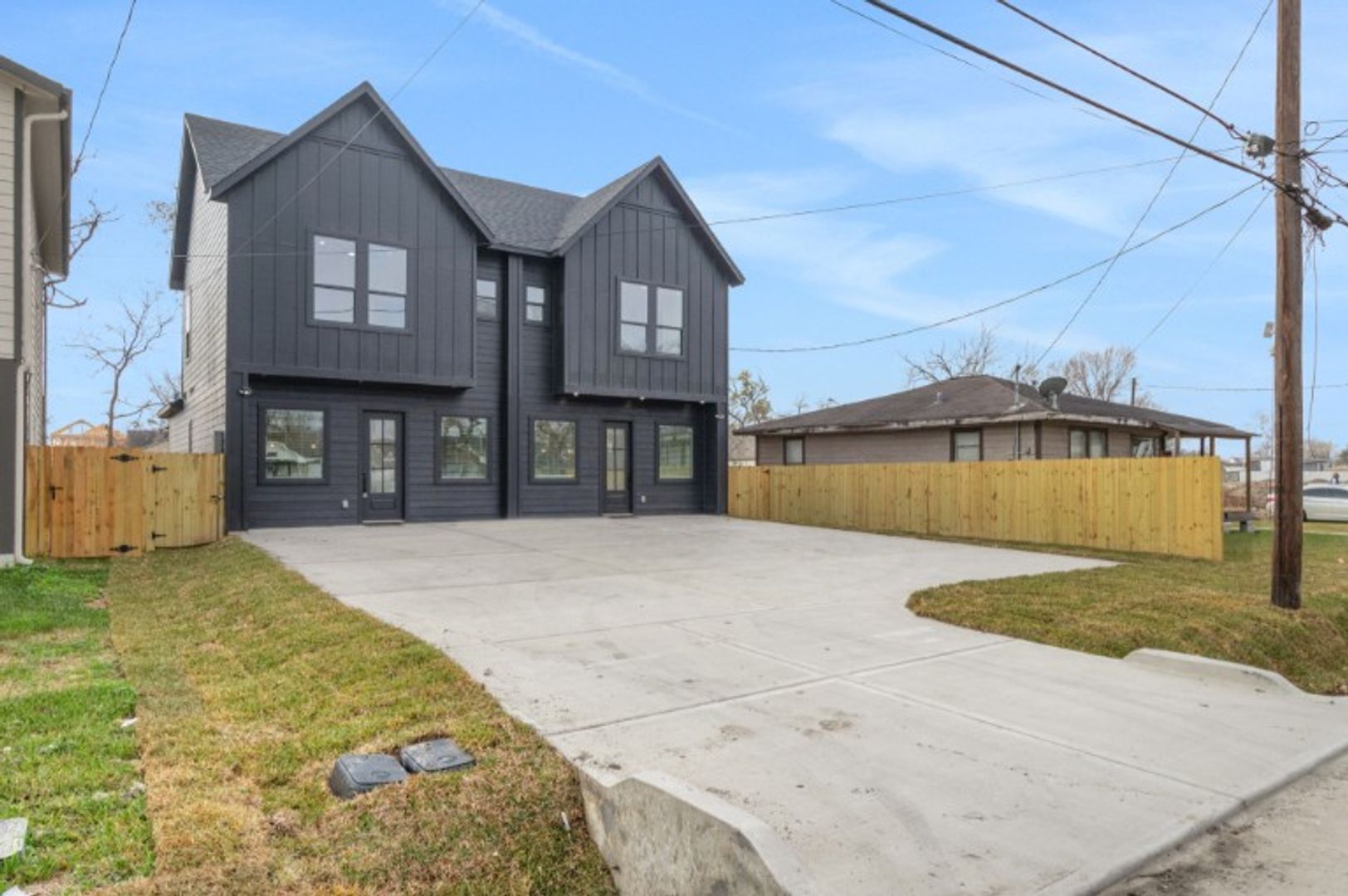 Houston Apartment: 7956 Bonaire St