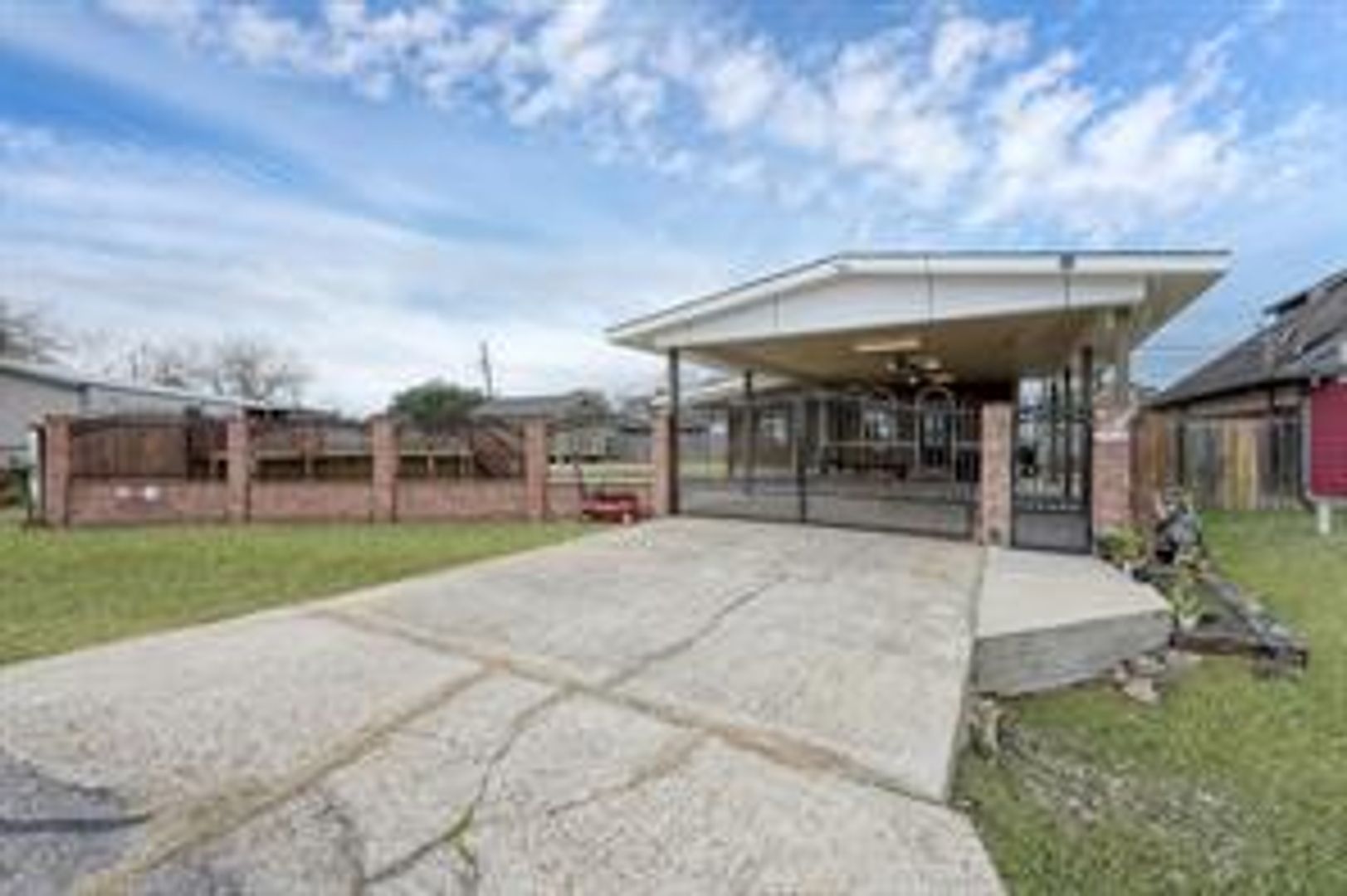 Alvin House: 19096 County Rd 669F